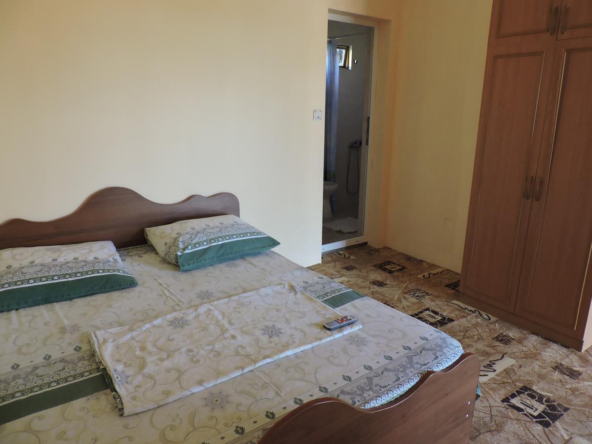 Guesthouse U Moti New Athos Eksteriør bilde