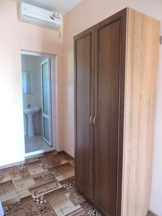 Guesthouse U Moti New Athos Eksteriør bilde